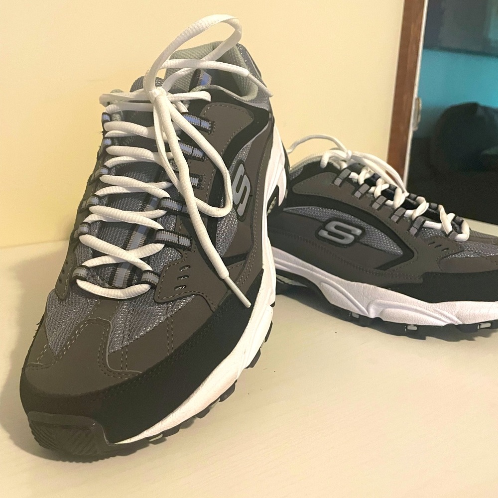 Men’s Sketchers running shoes